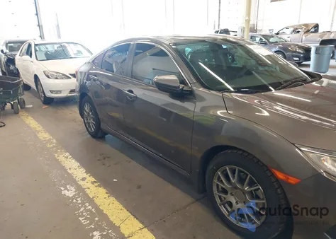 2016 Honda Civic Lx z USA, uszkodzony, nr VIN 2HGFC2F51GH555577